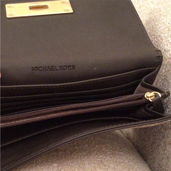 Michael Kors Tan Snake Print Wallet with Gold Accents - Picture 6 of 8